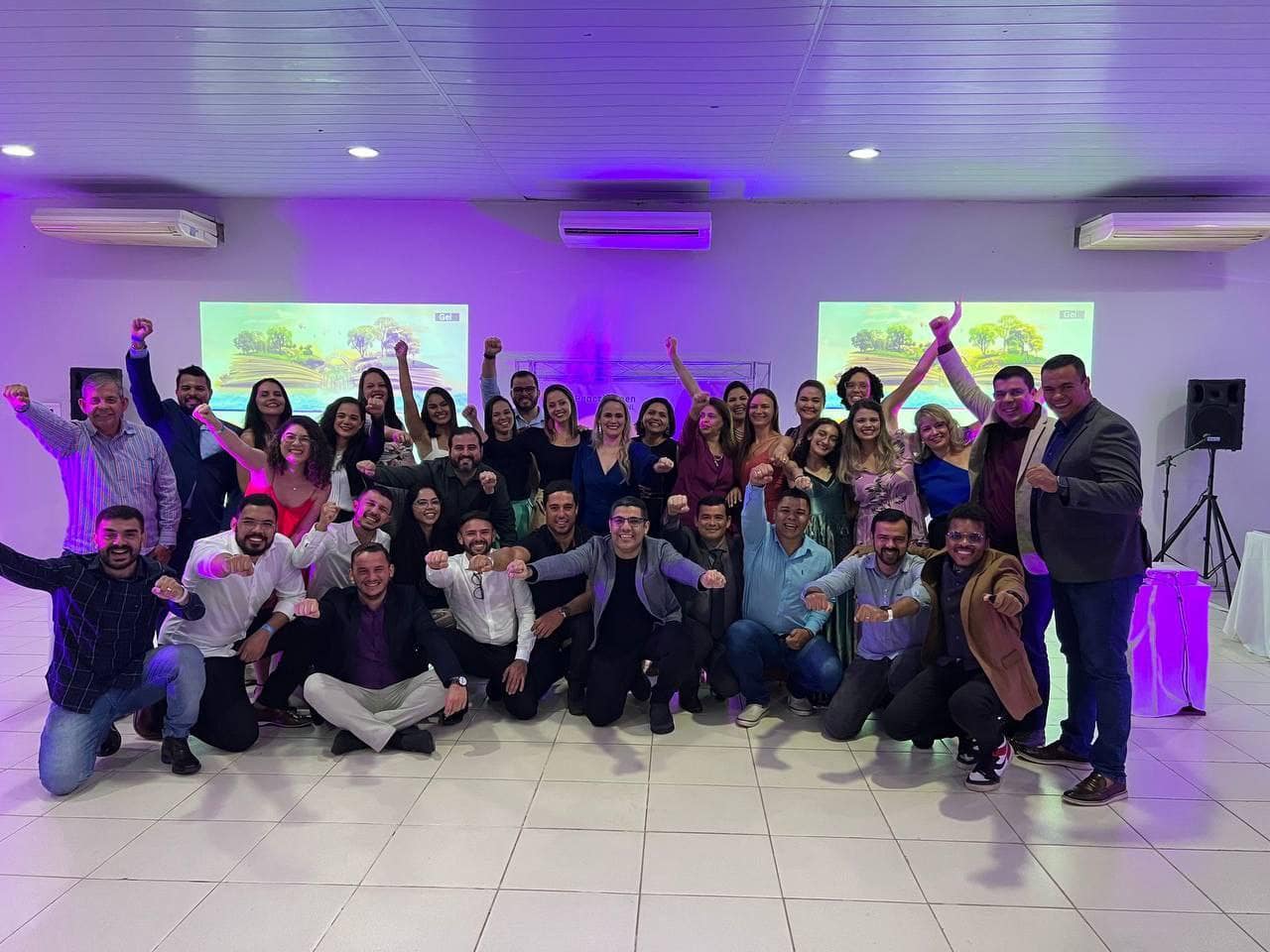 photo_5127542605092072811_y